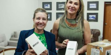Várzea Grande recebe 90 dispositivos móveis para modernizar atendimento  