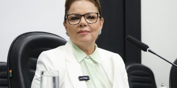 Serviços urbanos chegam a bairros de Cuiabá após indicações de Paula Calil